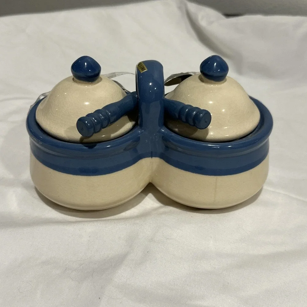 Ceramic Sauce Jam Condiment Pots Serving Jar Divided Pot‎ Holder Set + 2 Spoons